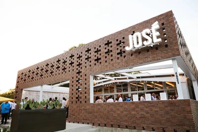 José restaurant entrance on Lovers Lane
