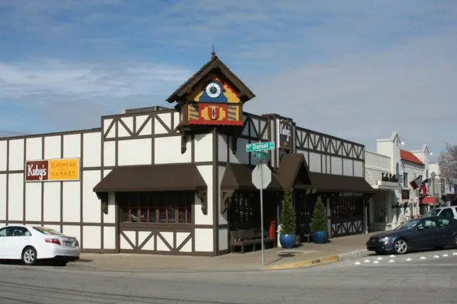 Kuby’s Sausage House storefront